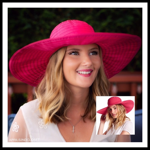 oversized floppy sun hat